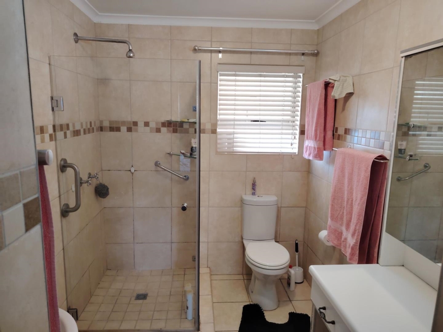 To Let 2 Bedroom Property for Rent in Protea Heights Western Cape